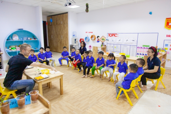Phát triển Tiếng Anh Đa giác quan – phương pháp giáo dục “hot” của Mỹ được ứng dụng tại Hanoi Center Kids